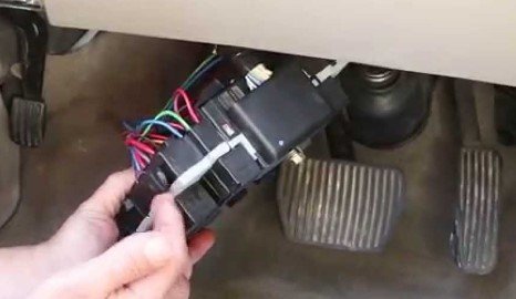 Symptoms of the Volvo 9c03 Code
