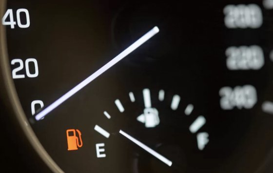 Troubleshooting a Low Fuel Level Sensor Circuit