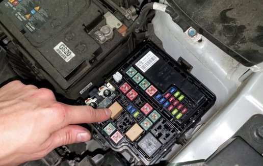 What Causes Glow Relay Stuck on Kia Optima?